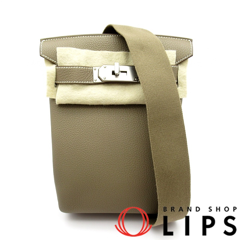 ケリー アッカドPM