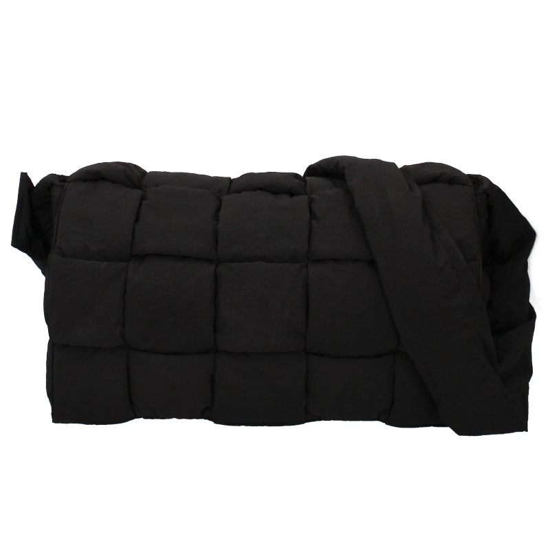 マキシ パデッド テック カセット ショルダーバッグ